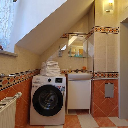 Spacious 2-Bedroom Apartment Zabjak With Ac Tour As Любляна Екстериор снимка